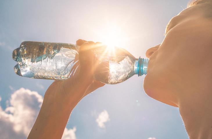 Cinque consigli (+1) per bere più acqua durante il giorno - In a Bottle