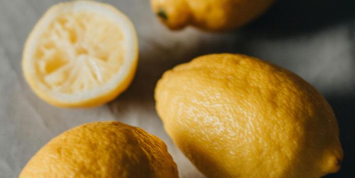 Come utilizzare limoni e scorze di limone avanzate