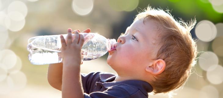 Consigli per Educare i Bimbi a Bere di più in Estate – In a Bottle