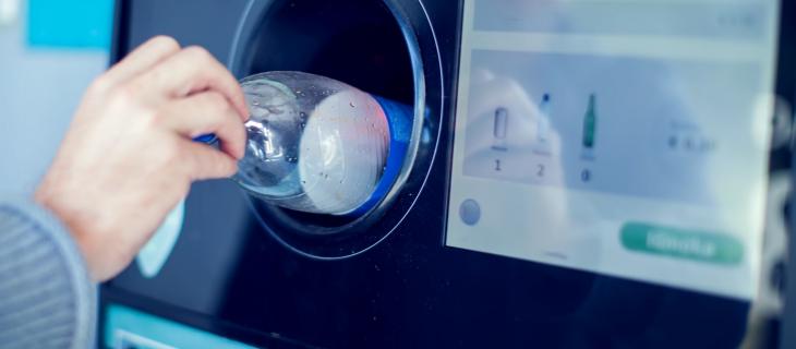 Libano: Acqua da bere in cambio di Pet e alluminio riciclato - In a Bottle