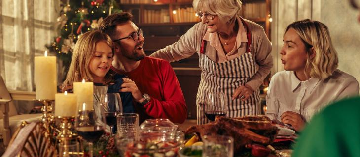 A Natale Sanbittèr invita a brindare con le tradizioni