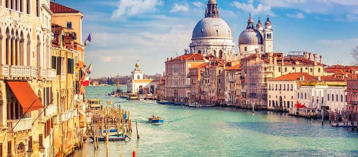 Venezia, l’acqua della laguna torna ad essere limpida - In a Bottle